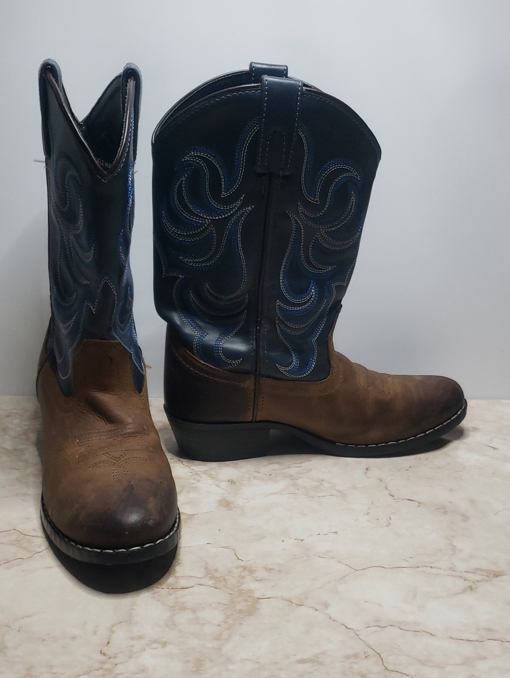 Cody James Western Boots - Brown Leather with Blue Shaft Youth Size 4
